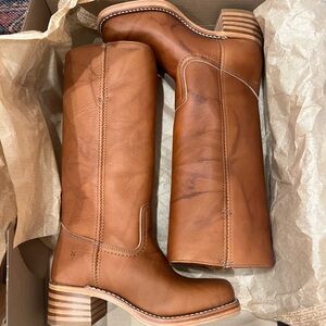 FRYE CAMPUS BOOTS NEW IN BOX